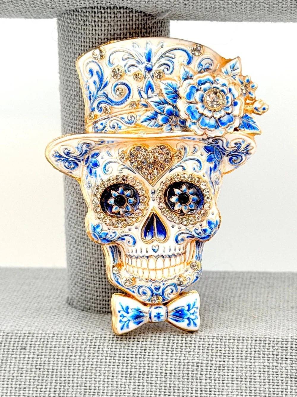 Gothic Top Hat Skull Brooch for Halloween